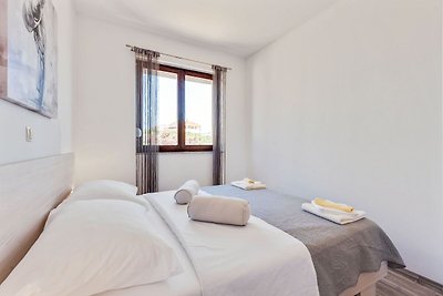 Elegantes Ferienhaus in Maslenica mit...