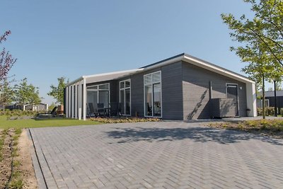 Fraai chalet met werkkamer, in Zeeland