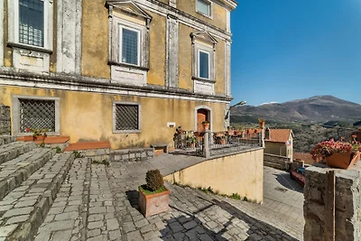 Aangenaam appartement in Pittari bij een bos