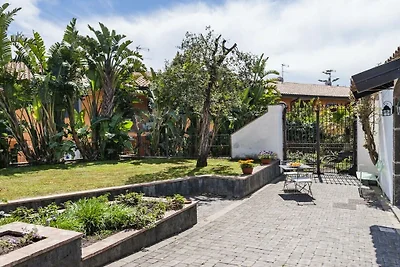 City cottage with garden and pool