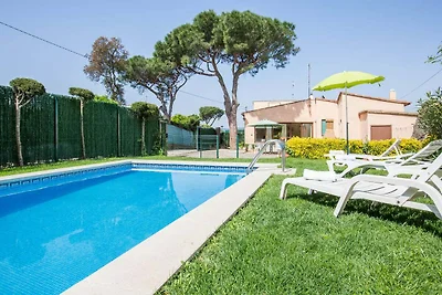 Incantevole villa a Esclanya con piscina