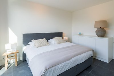 Luxe villa met wasmachine, 4 badkamers, bij h...