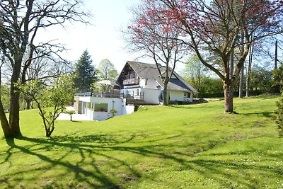 Chalet a Stoumont con piscina e sauna