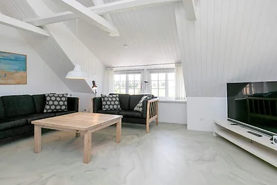 Spacieuse maison d'été avec sauna