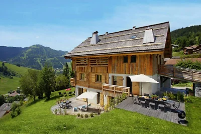 Chalet in La Clusaz mit Innenpool