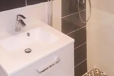 Wohnung in Agay mit Meer- und Poolblick