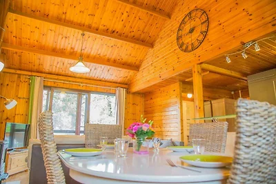 Chalet in Somme-Leuze met parkeerplaats