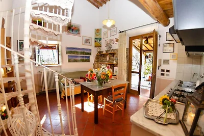 Tipica casa toscana in pietra antica