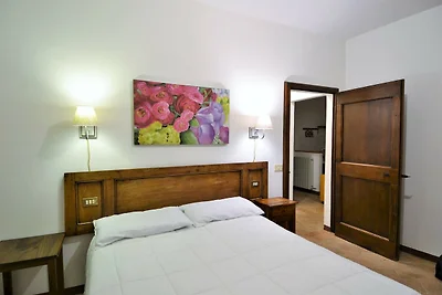 Wohnung in Mantignana mit Terrasse