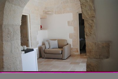 Tradizione e modernità: Trullo Rosa vicino...