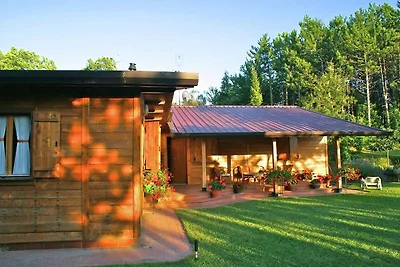 Hübsches Chalet in Città di Castello mit Pool