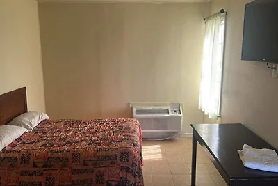 Queen Bed Non-Smoking