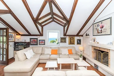 Three bedroom Apartment with terrace and sea...
