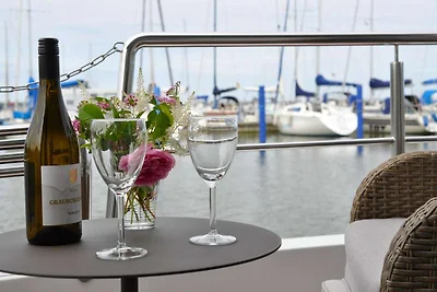 Hausboot Paula mit Reisekajak in...