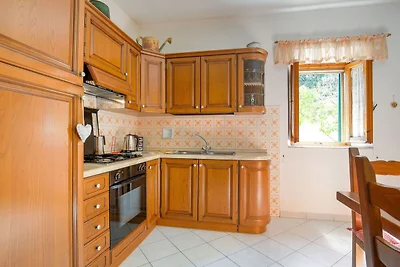Ruhiges Ferienhaus in Chianni mit Garten
