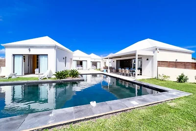 Villa in Saint-François in Strandnähe