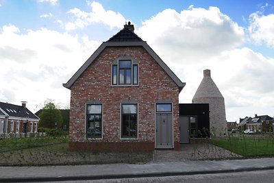 Traditionelles Ferienhaus in Zoutkamp mit...