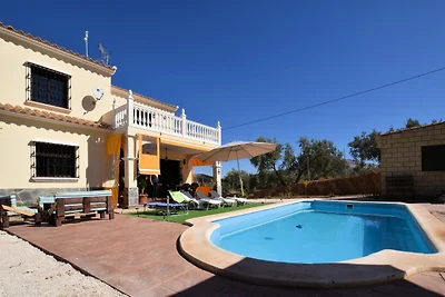 Villa moderna a Villanueva del Trabuco con...