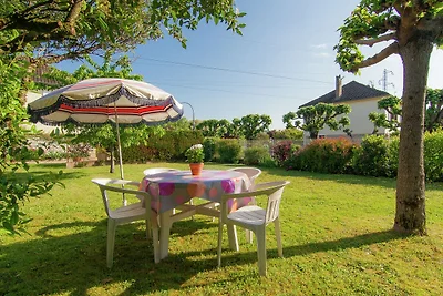 Elegantes Ferienhaus mit Garten
