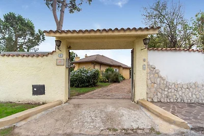 Bellissima casa vacanze ad Ardea con giardino