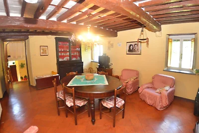 Bauernhaus in Pescaglia mit Schwimmbad