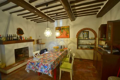 Casa colonica toscana a Lucca con piscina