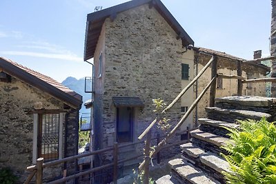 Himmlisches Ferienhaus in Carcente mit Balkon