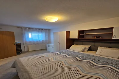 Appartamento con 2 camere da letto a Tribunj
