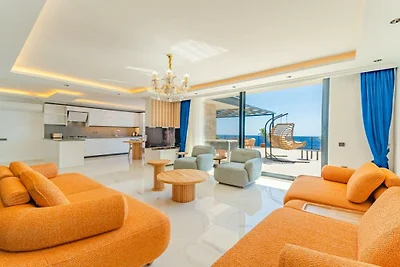 Villa in Kalkan mit Schwimmbecken