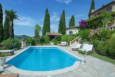 Villa bij Cannes met zwembad en uitzicht