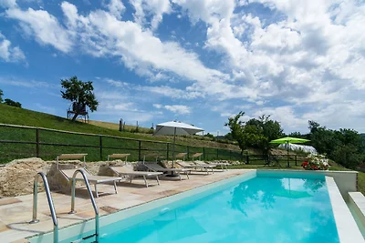 Schönes Bauernhaus mit Swimmingpool