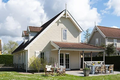 Geräumiges Ferienhaus in Strandnähe