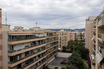 Gerenoveerd appartement op 250m van het stran...