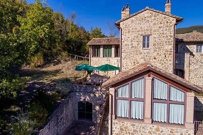 Monolocale in casale con piscina