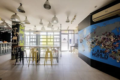 Spacious Quad Retreat at Trendy Hostel –...