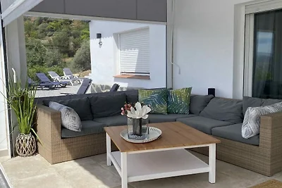 Cabin in Sayalonga with swimming pool