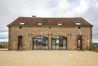 Ferienhaus in Cercy-la-Tour mit Terrasse