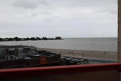 Apartment am Wasser mit Balkon
