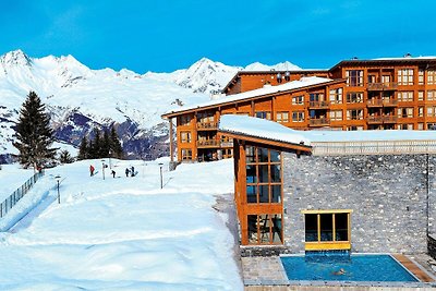 Luxury apartment with Wi-Fi in large ski area...