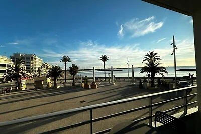 Wohnung in Grau du Roi mit Meerblick