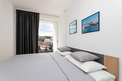 Villa Supetar Garden - Classic Two Bedroom Ap...