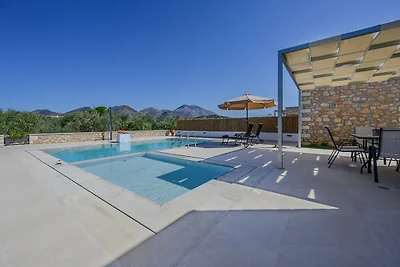 Villa in Melidoni mit Pool und Aussicht