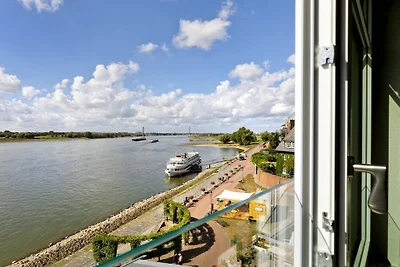 "Veerman" in het huisje aan de Rijn
