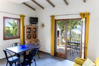 Villa mit 2 Schlafzimmern am Mittelmeer