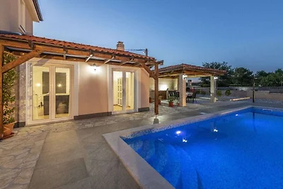 Villa in Sveti Lovreč mit Schwimmbecken