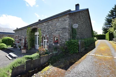 Ein altes Bauernhaus in einem ruhigen...