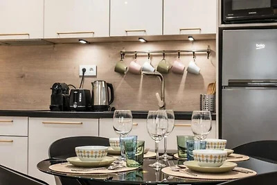 Luxuriöses 3-Zimmer-Apartment, 300 m von den ...