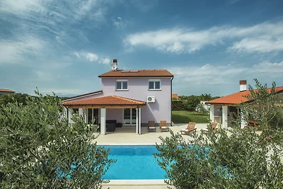 Familienvilla mit Schwimmbad