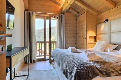 Chalet in Les Gets mit Innenpool und Spa