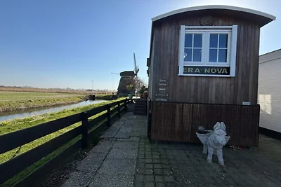 Schönes kleines Haus mit Blick auf die Mühle